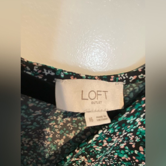 🌸 LOFT Outlet Green Floral Midi Dress - Size 16 NWOT - Flowy & Feminine 🌿 - Picture 6 of 7